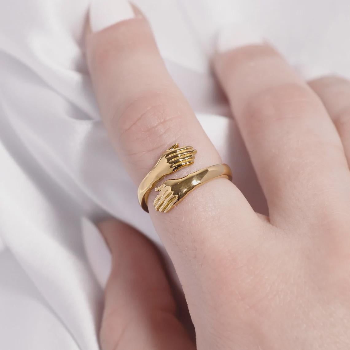 Hug Ring