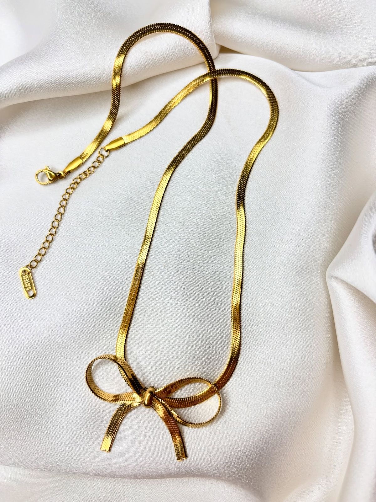Bow snake chain